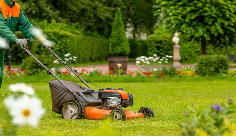 Independent Lawn Mowing Contractors